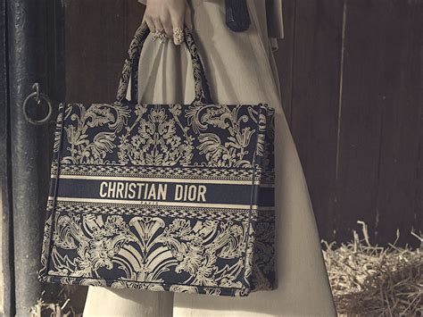 libreta dior|dior book tote price.